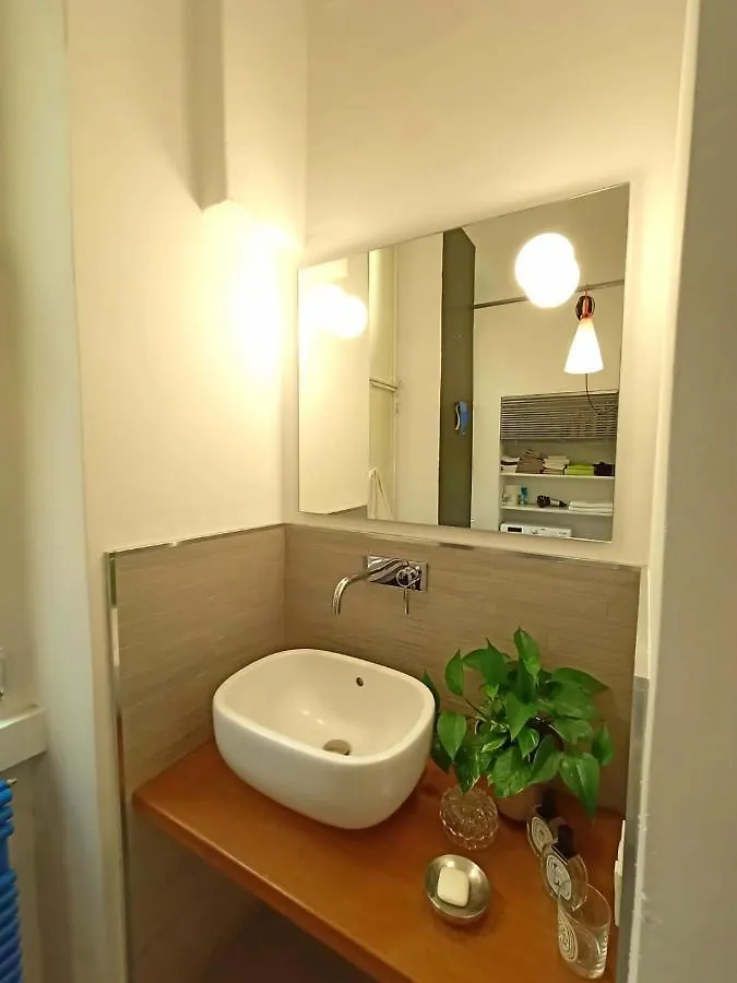 Charming Design Apartment Into Navigli District Mailand Italien