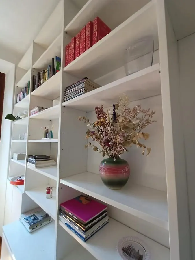Charming Design Apartment Into Navigli District Mailand