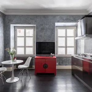 a-sparkle-of-red-in-trastevere.it-romehotels.com/
