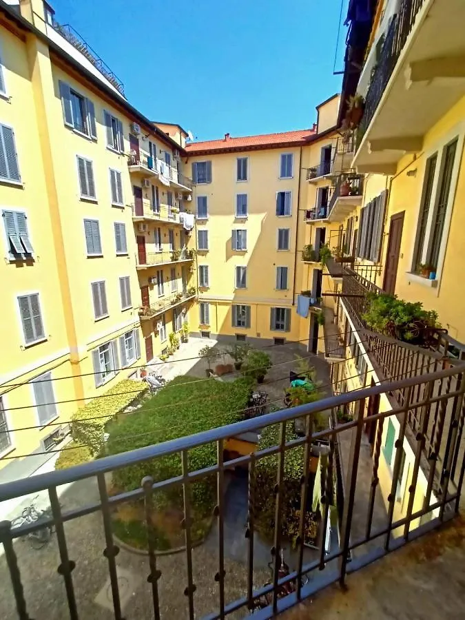 Charming Design Apartment Into Navigli District Milan