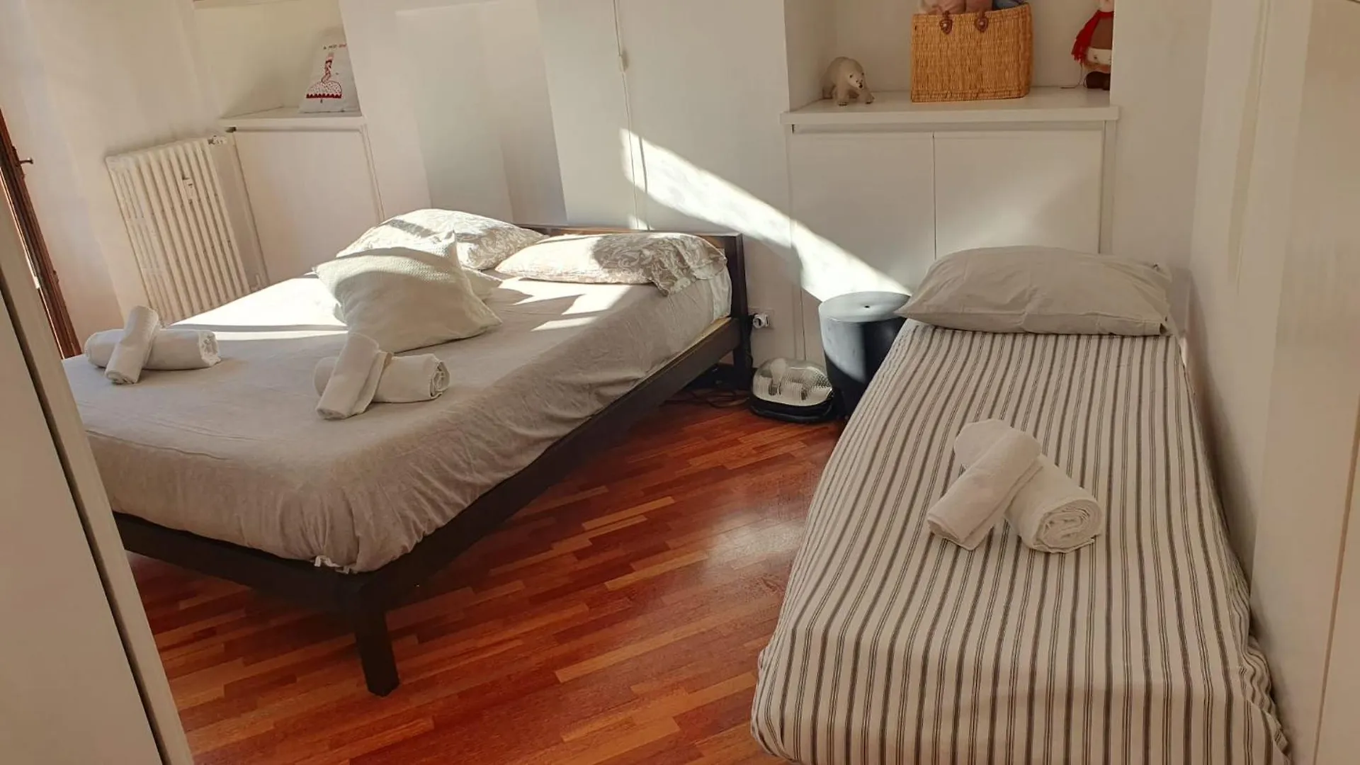 Charming Design Apartment Into Navigli District location